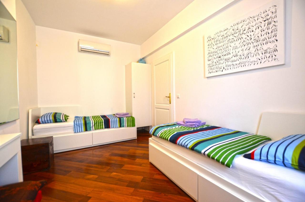 Apartment Max Rovinj Bagian luar foto